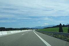 die neue A 7 mit Alpenpanorama
