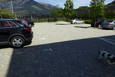 2015, der neu gestaltete Parkplatz