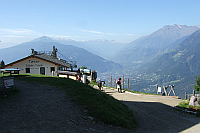 Bergstation mit Blick in Richtung Vinschgau
