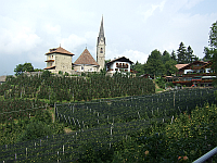 St. Georgen, rechts im Bild der Moserhof